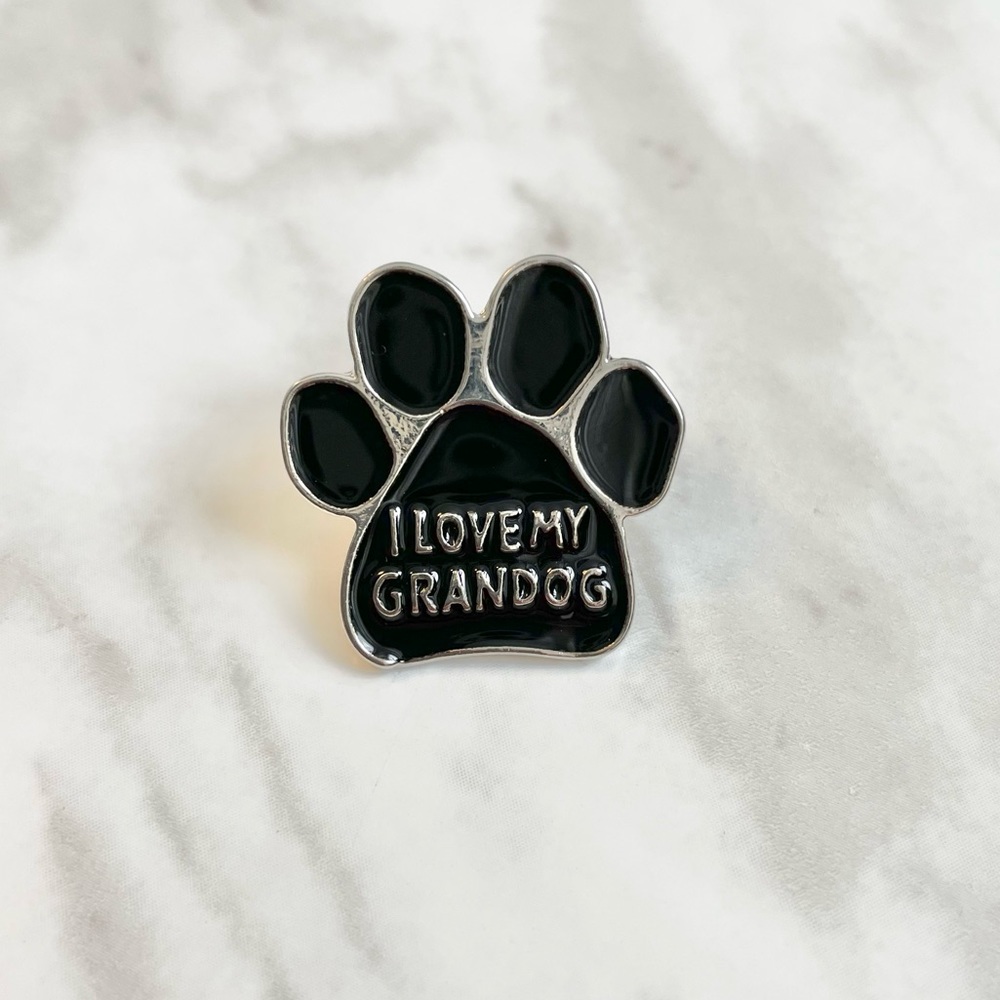 🎉 New I Love My Grandog Paw Print Pin